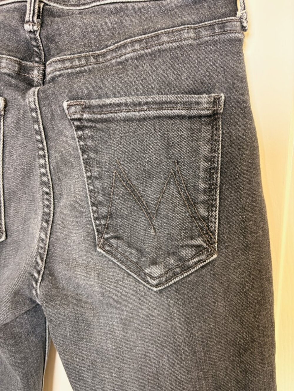 Mother Denim Black Wash The Mid Rise Dazzler Straight Leg Cropped Jeans Size 26 - Picture 8 of 12